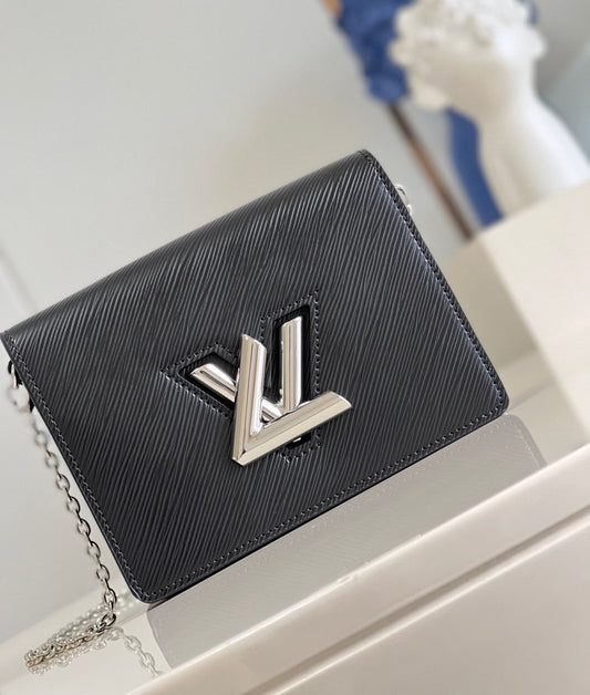 Pronta Entrega – Bolsa Louis Vuitton Twist Belt Chain Pouch