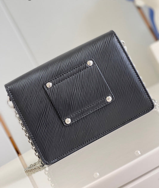 Pronta Entrega – Bolsa Louis Vuitton Twist Belt Chain Pouch