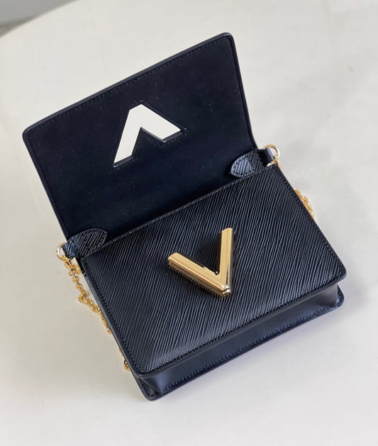 Pronta Entrega – Bolsa Louis Vuitton Twist Belt Chain Pouch