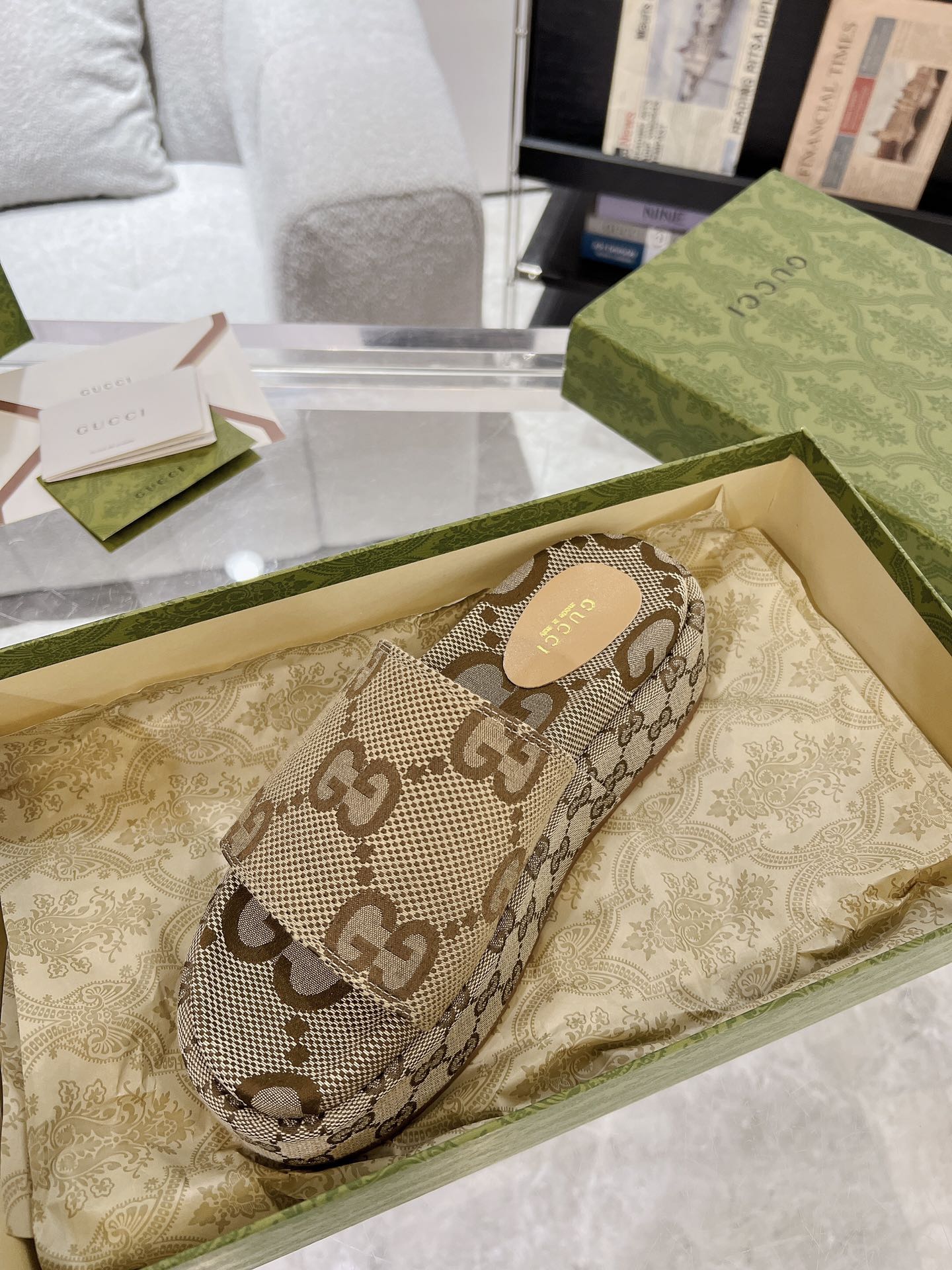 Pronta Entrega – Sandália Gucci Angelina com Plataforma