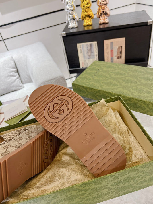 Pronta Entrega – Sandália Gucci Angelina com Plataforma
