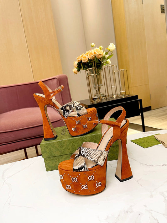 Pronta Entrega – Sandália Gucci Interlocking G Studs