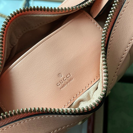 Pronta Entrega – Bolsa Gucci Mini GG Marmont Meia Lua