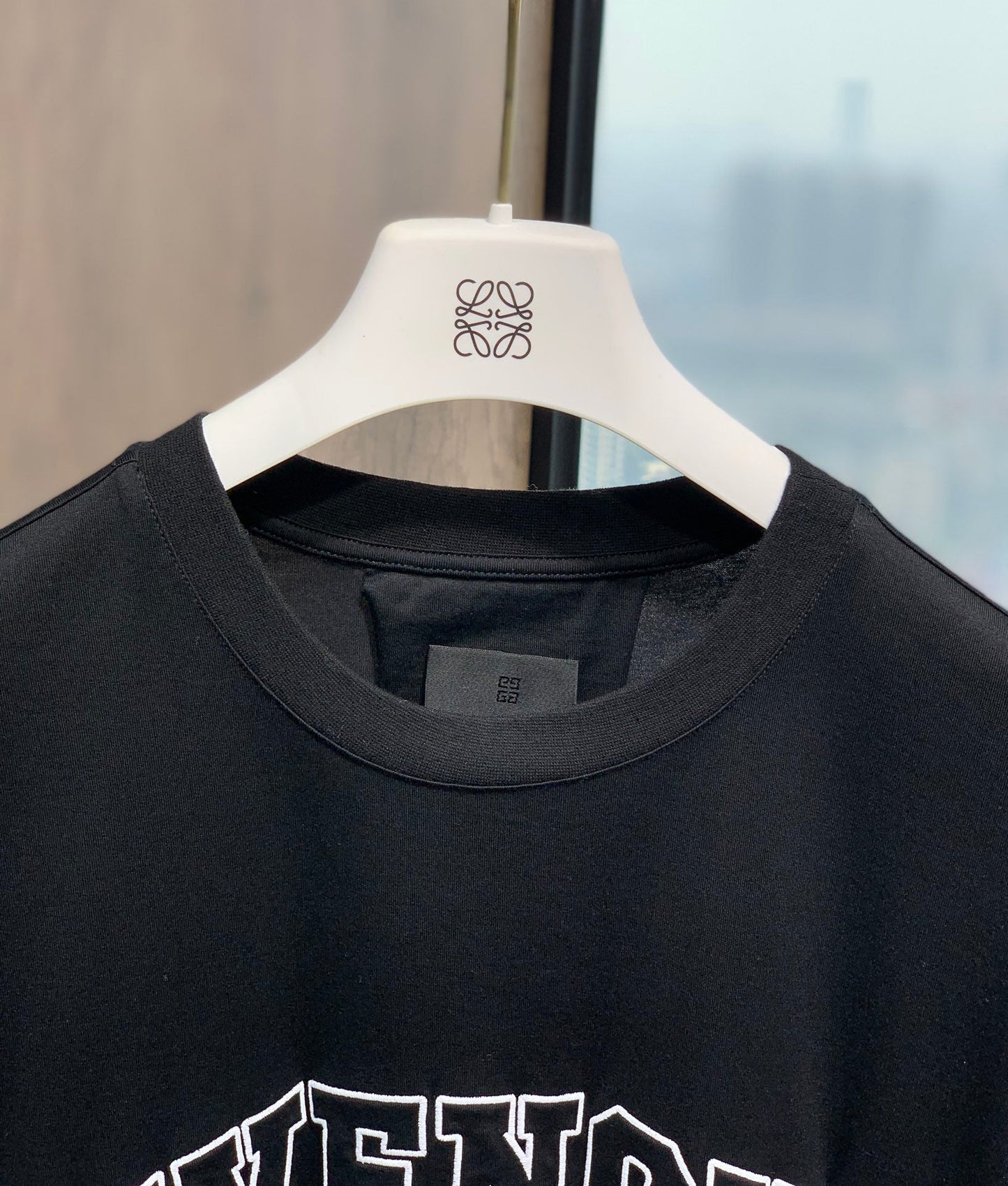 Pronta Entrega – Camiseta Modelo Givenchy College