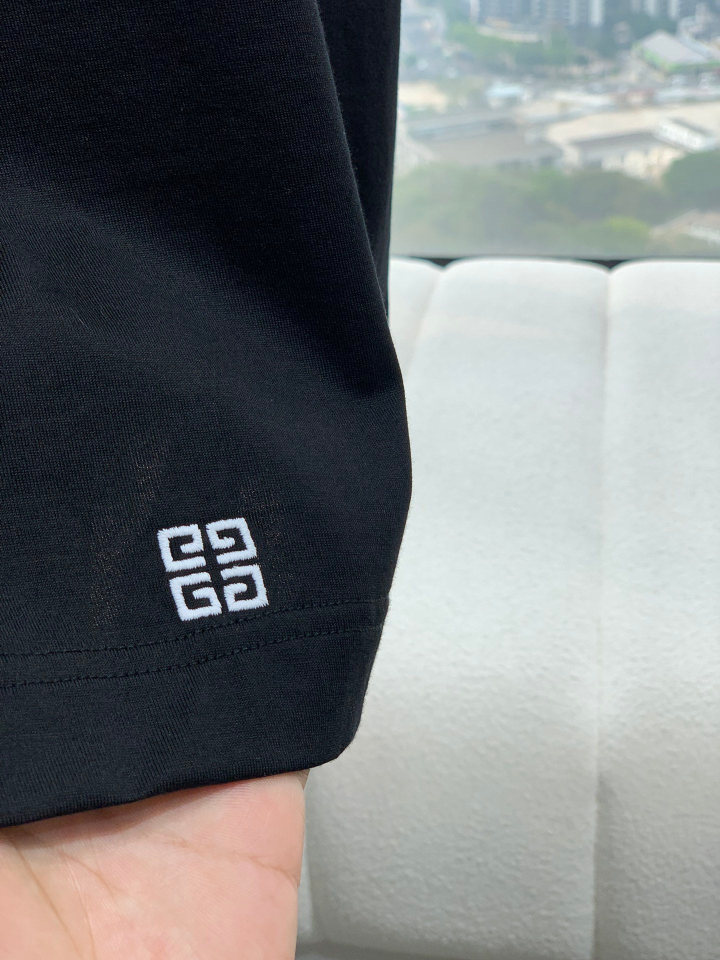 Pronta Entrega – Camiseta Modelo Givenchy College