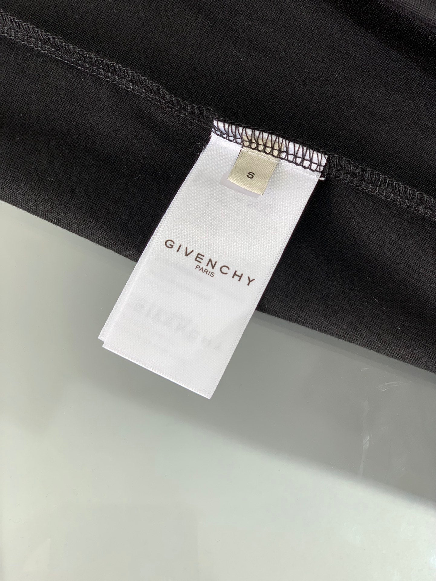 Pronta Entrega – Camiseta Modelo Givenchy College