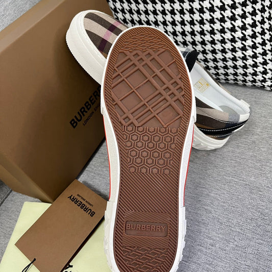 Pronta Entrega – Sneaker Modelo Burberry