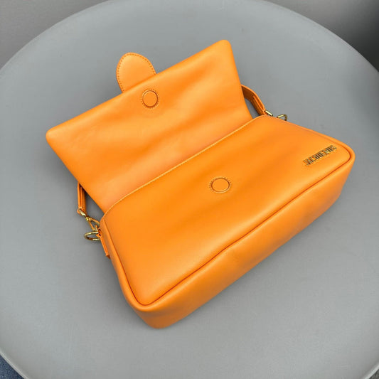 Pronta Entrega – Bolsa Modelo Jacquemus Le Bambimou Acolchoada