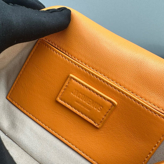 Pronta Entrega – Bolsa Modelo Jacquemus Le Bambimou Acolchoada