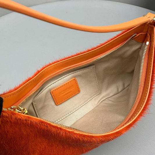 Pronta Entrega – Bolsa Modelo Jacquemus Le Bisou