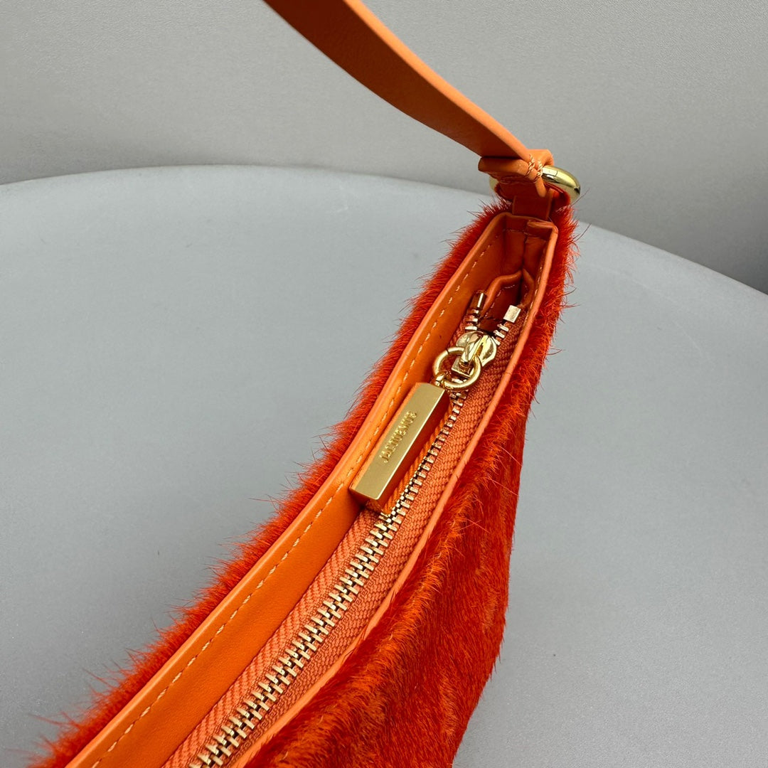 Pronta Entrega – Bolsa Modelo Jacquemus Le Bisou