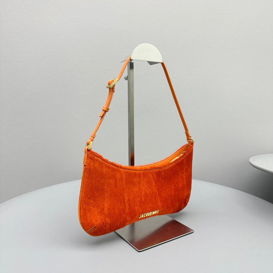 Pronta Entrega – Bolsa Modelo Jacquemus Le Bisou