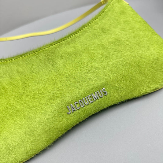 Pronta Entrega – Bolsa Modelo Jacquemus Le Bisou