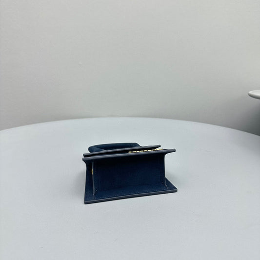 Pronta Entrega – Bolsa Modelo Jacquemus Le Chiquito Nobuck
