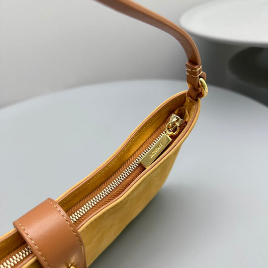 Pronta Entrega – Bolsa Modelo Jacquemus Le Bisou Cadenas de Camurça