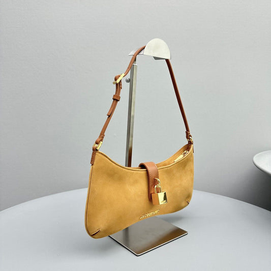 Pronta Entrega – Bolsa Modelo Jacquemus Le Bisou Cadenas de Camurça
