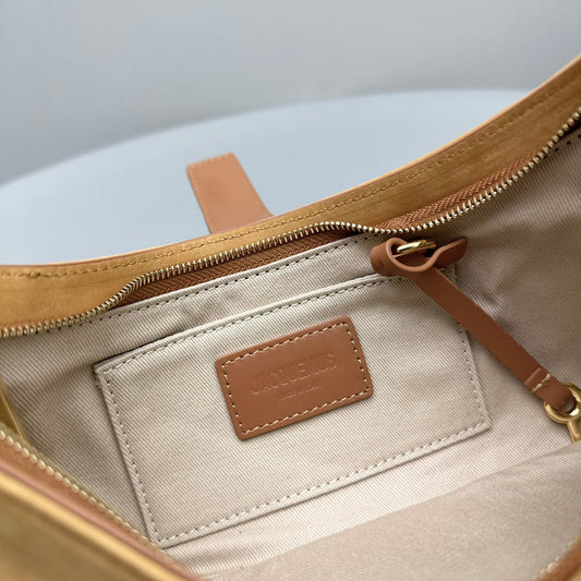 Pronta Entrega – Bolsa Modelo Jacquemus Le Bisou Cadenas de Camurça