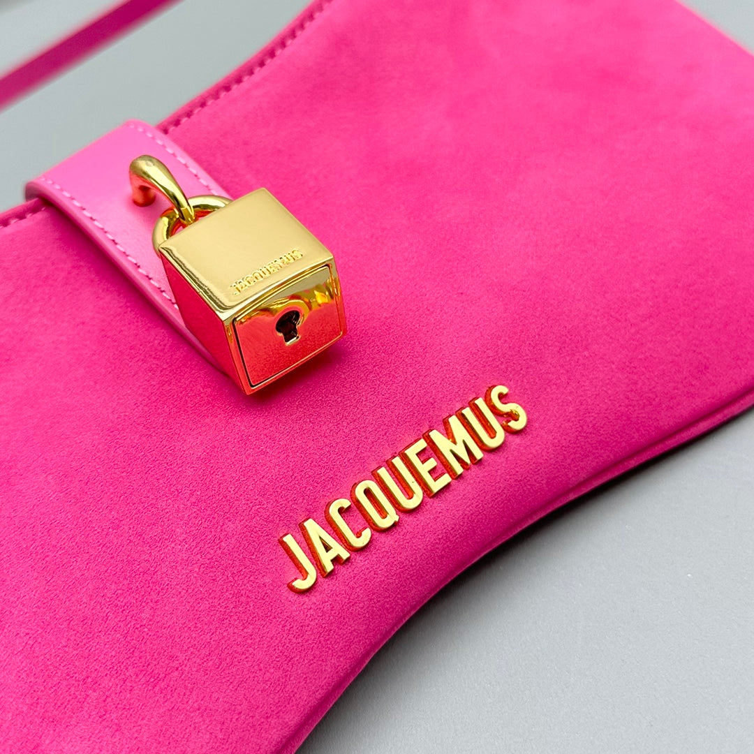 Pronta Entrega – Bolsa Modelo Jacquemus Le Bisou Cadenas de Camurça