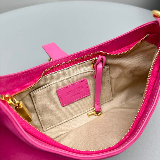 Pronta Entrega – Bolsa Modelo Jacquemus Le Bisou Cadenas de Camurça