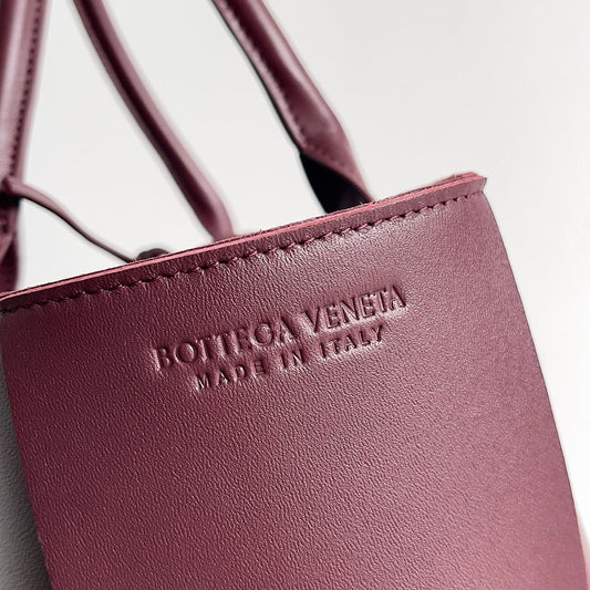 Pronta Entrega – PRONTA-ENTREGA – Bolsa Modelo Bottega Arco