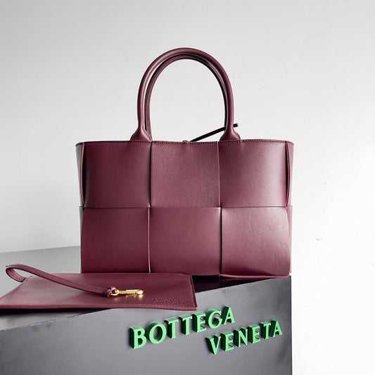 Pronta Entrega – PRONTA-ENTREGA – Bolsa Modelo Bottega Arco