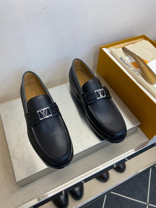Pronta Entrega – Sapato Modelo LV