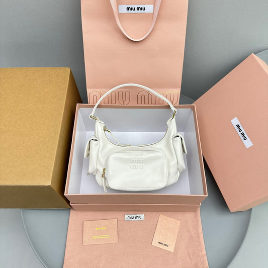Pronta Entrega – Bolsa Miu Miu Pocket em Couro Napa