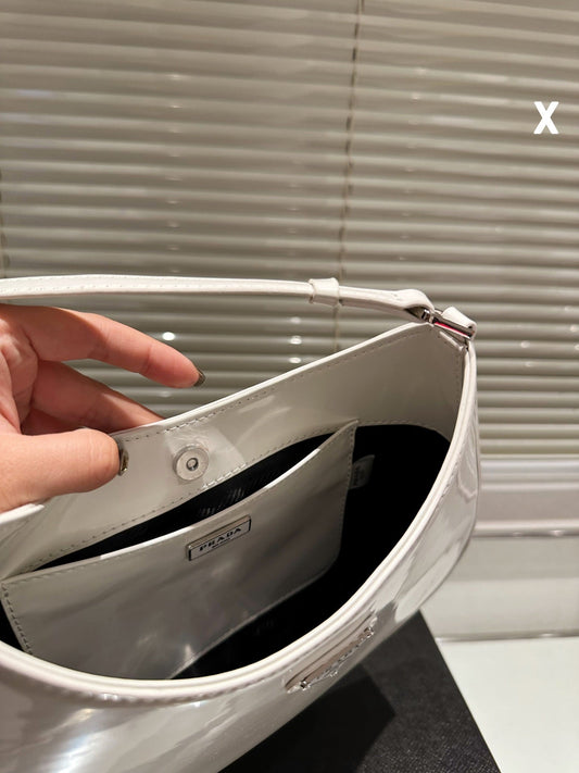 Pronta Entrega – Bolsa Modelo Prada de Ombro Cleo