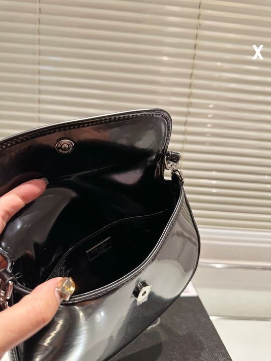 Pronta Entrega – Bolsa Modelo Prada de Ombro Cleo