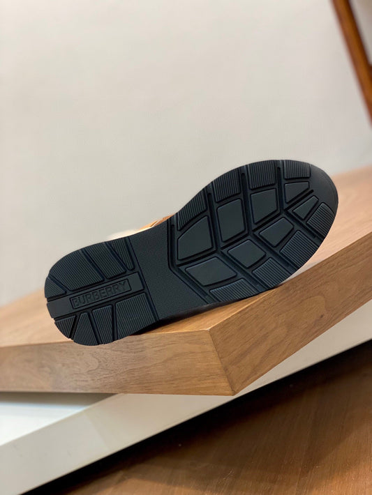 Pronta Entrega – Tênis Modelo Burberry