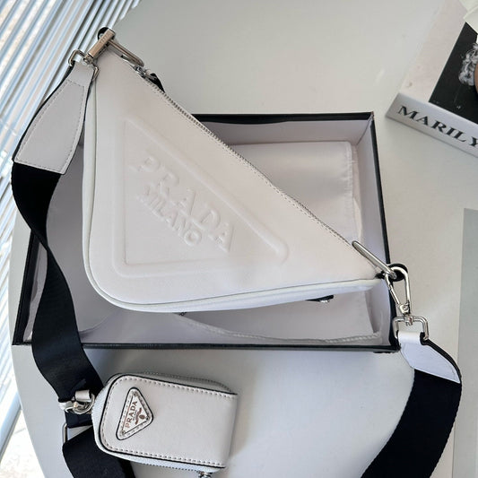 Pronta Entrega – Bolsa Modelo Prada Tiracolo com Placa de Logo