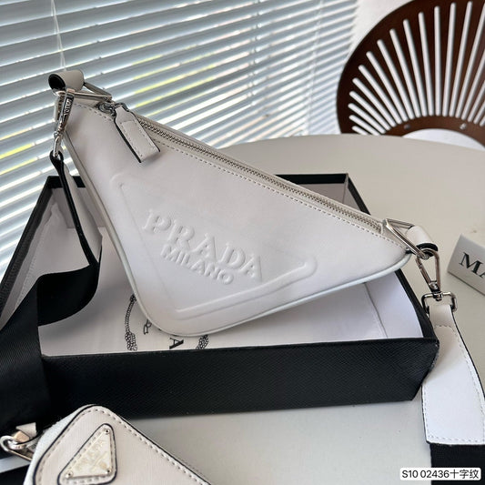 Pronta Entrega – Bolsa Modelo Prada Tiracolo com Placa de Logo
