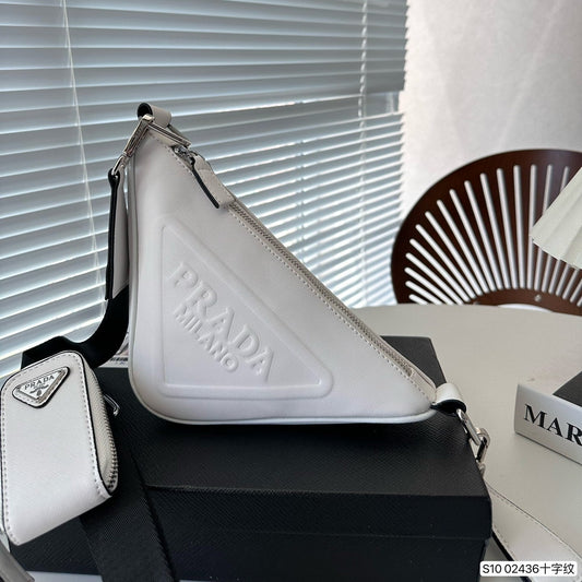 Pronta Entrega – Bolsa Modelo Prada Tiracolo com Placa de Logo