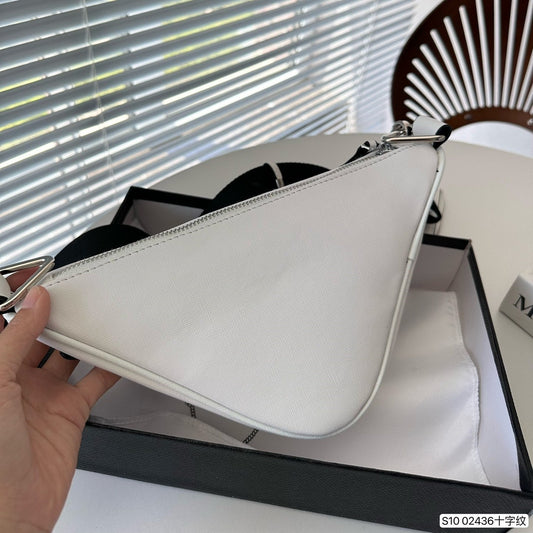 Pronta Entrega – Bolsa Modelo Prada Tiracolo com Placa de Logo