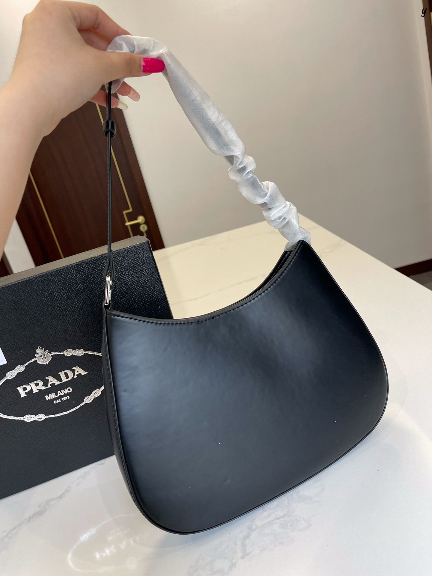 Pronta Entrega – Bolsa Modelo Prada de Ombro Cleo