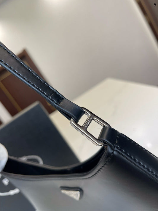 Pronta Entrega – Bolsa Modelo Prada de Ombro Cleo