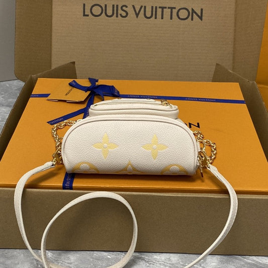 Pronta Entrega – PRONTA-ENTREGA – Bolsa Modelo Louis Vuitton Mini Bumbag em couro Monograma Empreinte