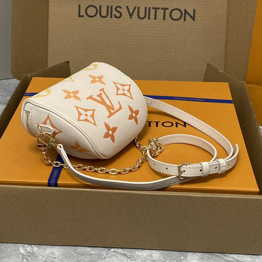Pronta Entrega – PRONTA-ENTREGA – Bolsa Modelo Louis Vuitton Mini Bumbag em couro Monograma Empreinte