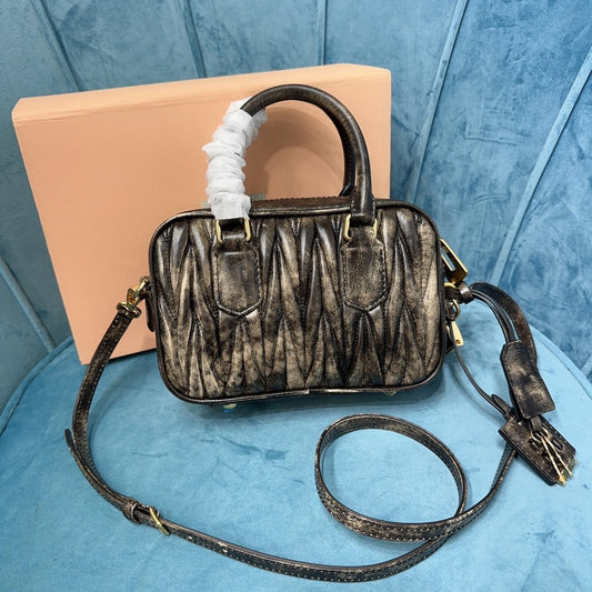 Pronta Entrega – Bolsa Modelo Miu Miu  Tote de Couro Matelassê