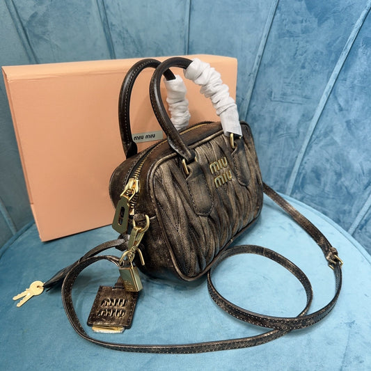 Pronta Entrega – Bolsa Modelo Miu Miu  Tote de Couro Matelassê