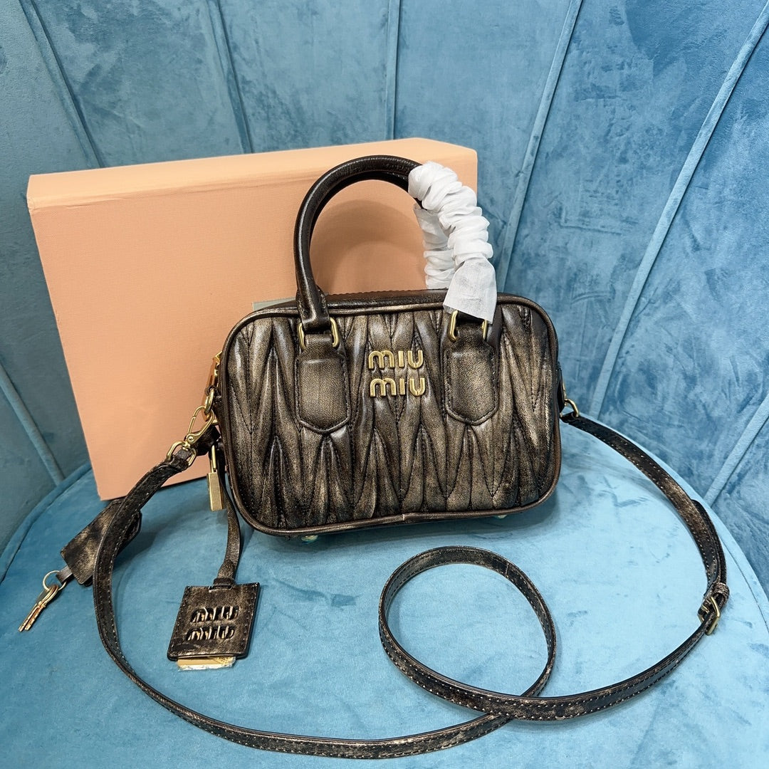 Pronta Entrega – Bolsa Modelo Miu Miu  Tote de Couro Matelassê