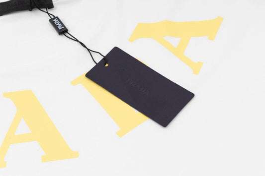 Pronta Entrega – Camiseta Modelo Prada