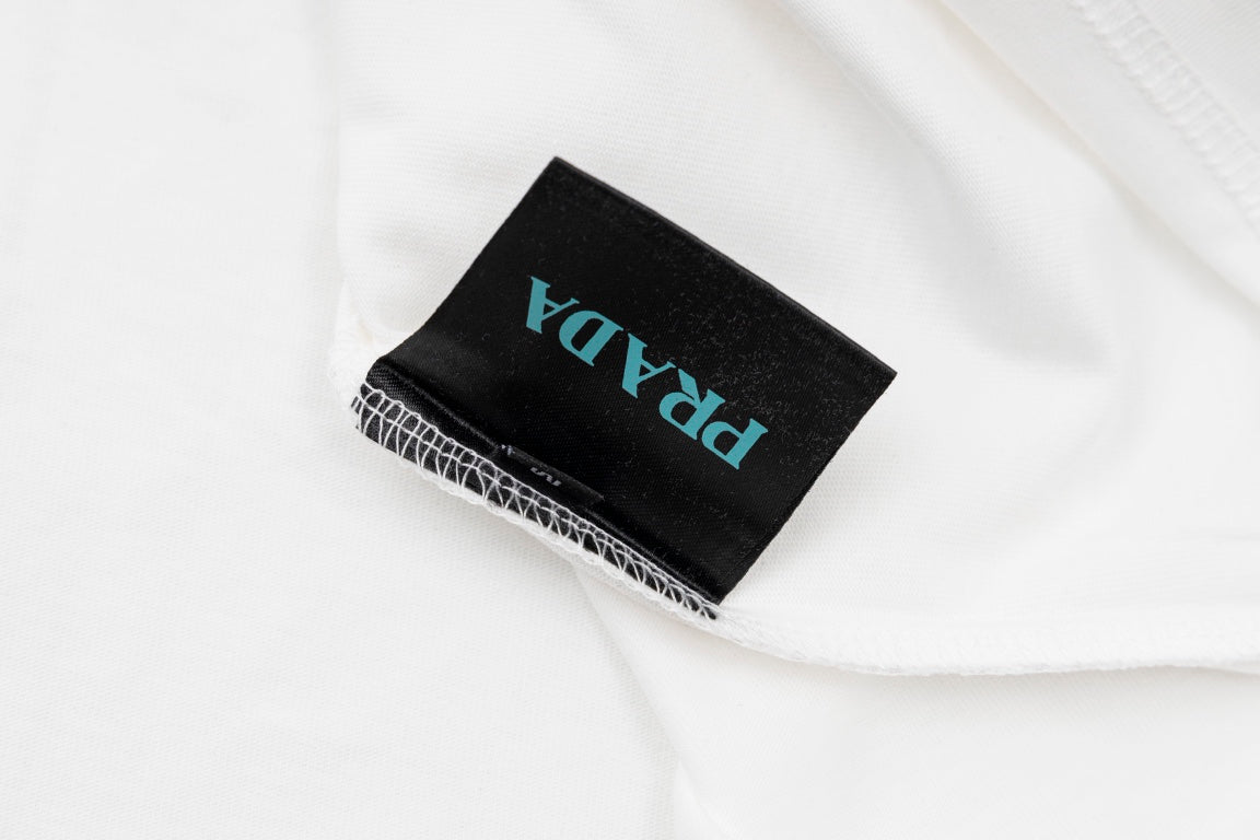 Pronta Entrega – Camiseta Modelo Prada