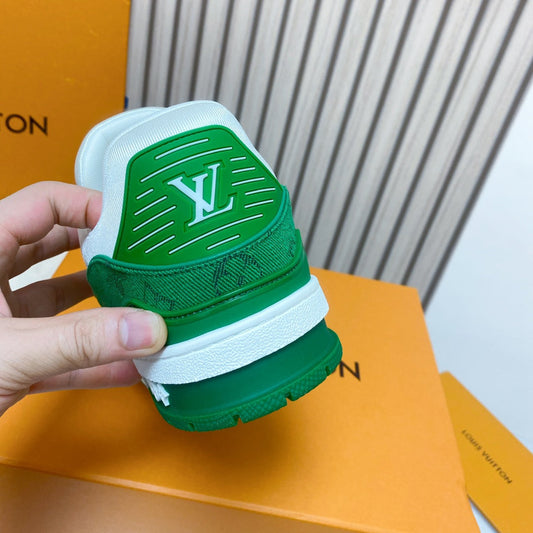 Pronta Entrega – Tênis Modelo LV Trainer