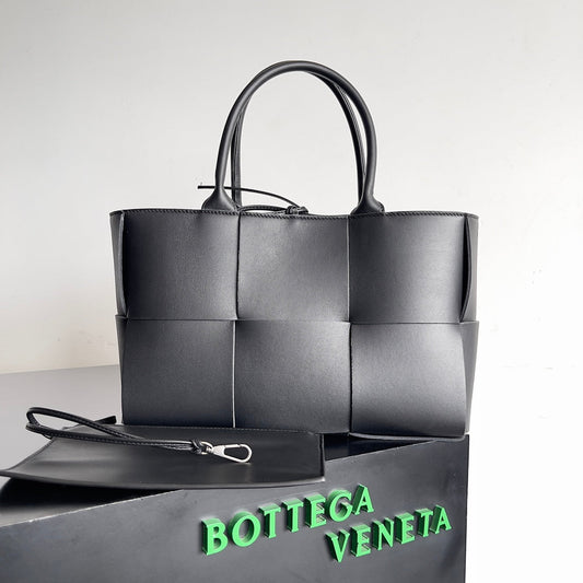 Pronta Entrega – Bolsa Modelo Bottega Arco