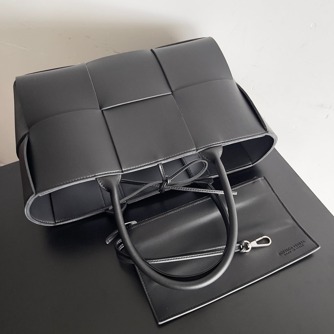 Pronta Entrega – Bolsa Modelo Bottega Arco