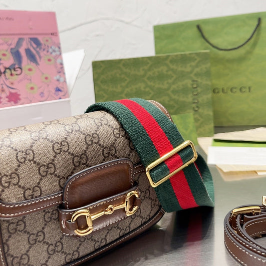 Pronta Entrega – Bolsa Modelo Gucci  mini Alça color com detalhe Horsebit 1955