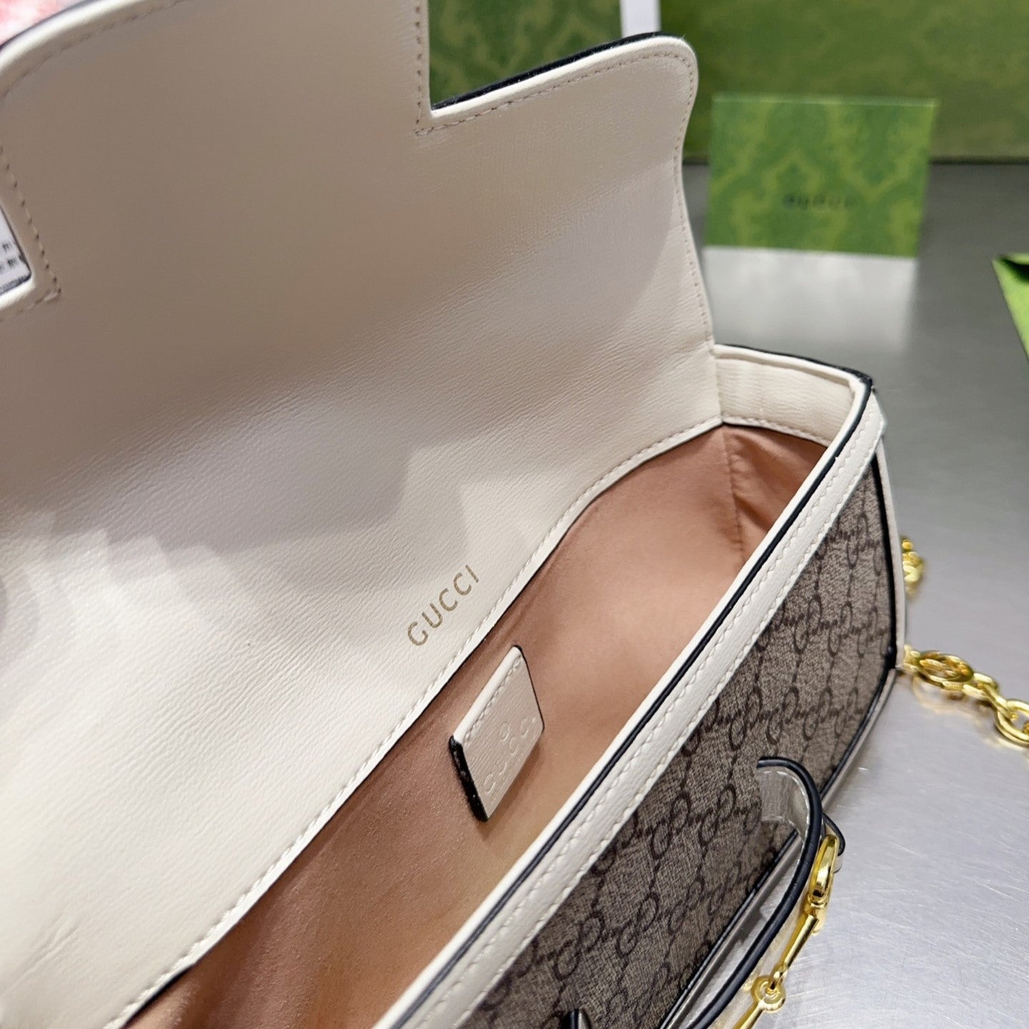 Pronta Entrega – Bolsa Modelo Gucci  mini com detalhe Horsebit 1955 Branco