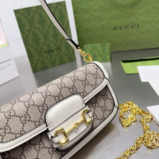 Pronta Entrega – Bolsa Modelo Gucci  mini com detalhe Horsebit 1955 Branco