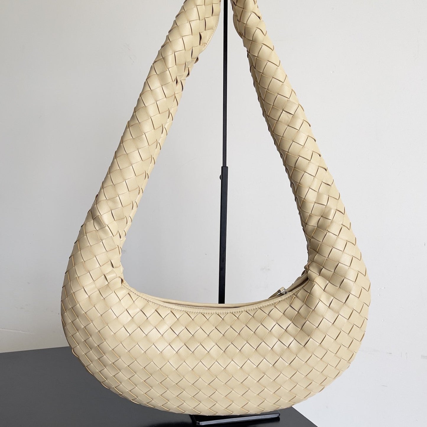 Pronta Entrega – Bolsa Modelo Bottega Buddy